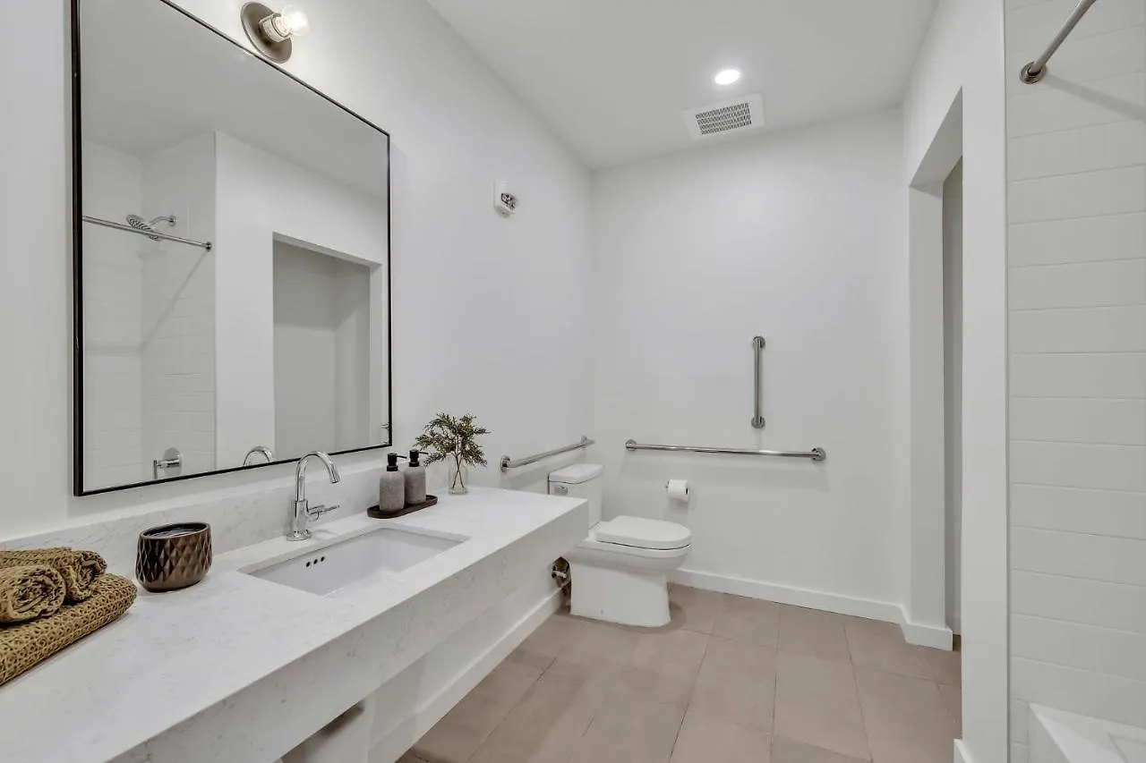 Huge Downtown Corner Unit- Pool-Gym-Walk 2 Broadway Aparthotel Nashville