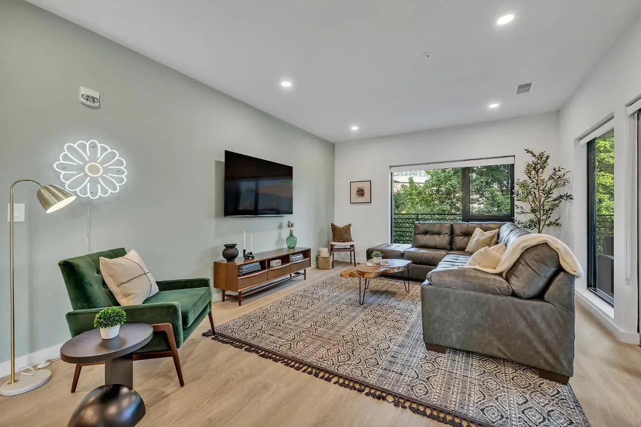 Huge Downtown Corner Unit- Pool-Gym-Walk 2 Broadway Aparthotel Nashville